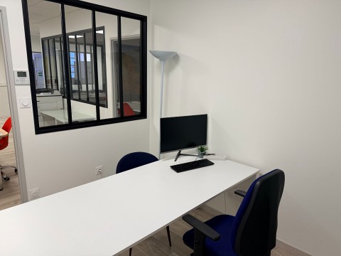 Vente Bureaux / Locaux professionnels, 80 pi2 à Chalon-sur-Saône (71100) en France
