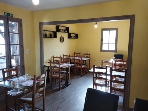 Vente Bar, Brasserie, Restaurant 10 couverts avec terrasse à Les Eyzies-de-Tayac-Sireuil (24620)