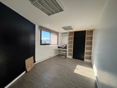 Vente Bureaux / Locaux professionnels à Monteux (84170)