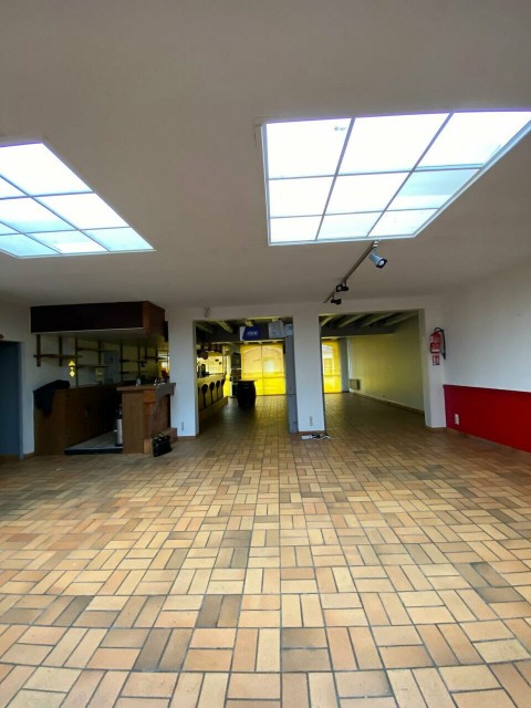 Vente Local commercial Immeuble, 407 m2 sur un axe passant, à Aigrefeuille-sur-Maine (44140)