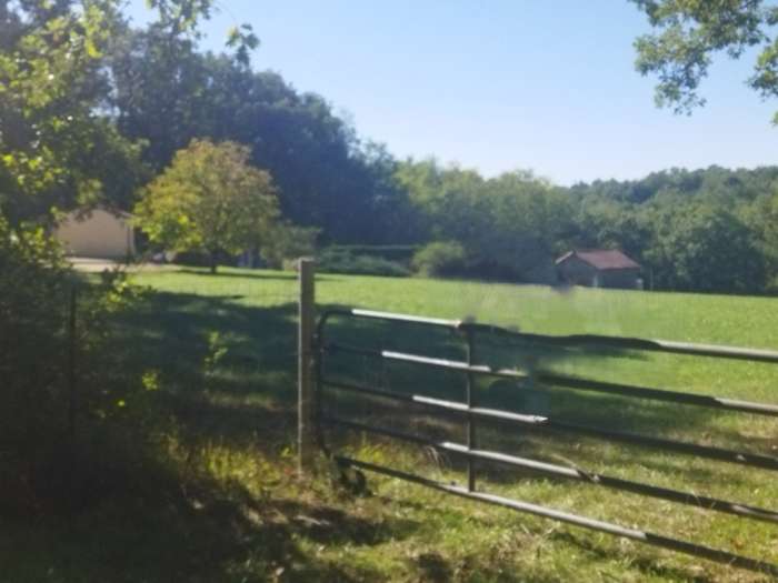 Vente Location de gîtes meublés au cœur de la Dordogne, proche d'Excideuil (24160)