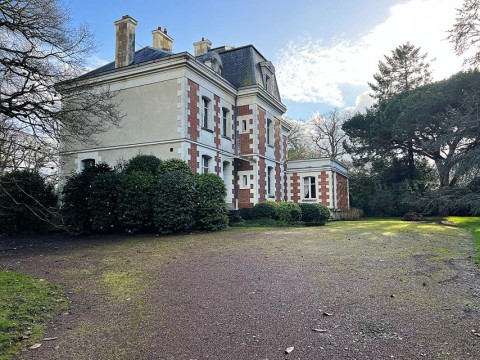 Vente Manoir evenementiel et business à La Chapelle-sur-Erdre (44240)
