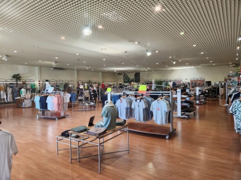 Vente Murs commerciaux, 600 m2 dans une zone commerciale, à Boé (47550) en France