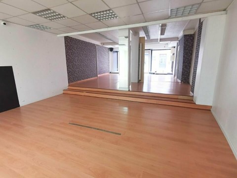 Vente Local commercial de 200 m2 à Aire-sur-la-Lys en centre ville (62120)