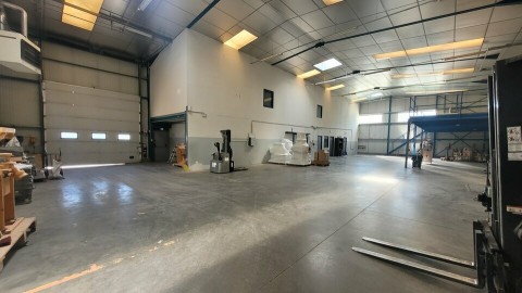 Vente Local d'activité de 2000 m2 à Saint-Donat-sur-l'Herbasse (26260)