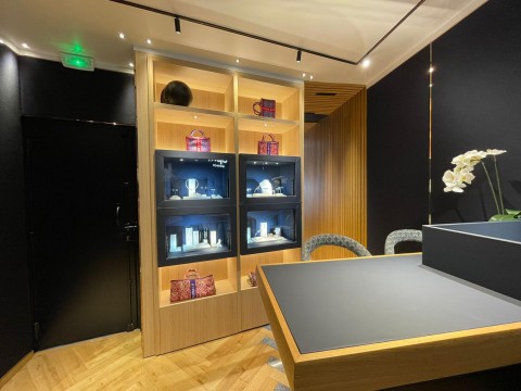 Vente Local commercial idéal pour Bijouterie, Horlogerie, Parfumerie, 50 m2 sur un emplacement N°1, à Bordeaux (33000)