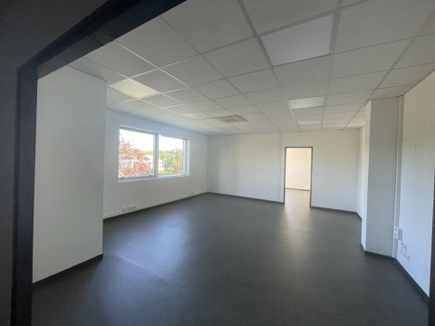 Vente Bureaux / Locaux professionnels, 133 m2 à Billère (64140) en France
