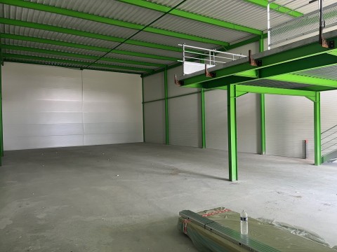 Vente Cellules d'activités de 350 m2 dans une zone commerciale et artisanale, à Lannion (22300)