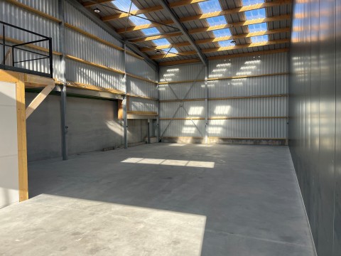 Vente Local d'activité de 200 m2 dans une zone artisanale, à Ploumilliau (22300) en France