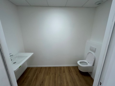Vente Bureaux / Locaux professionnels, 80 m2 dans le centre ville, à Perros-Guirec (22700)