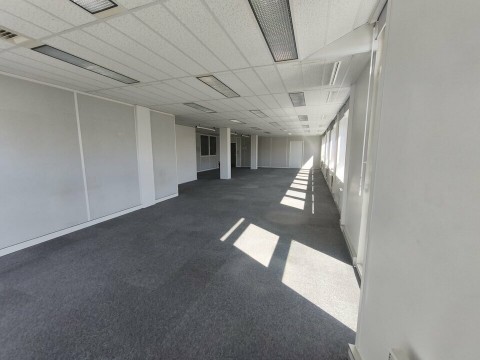 Vente Bureaux / Locaux professionnels, 326 m2 à Chartres (28000)