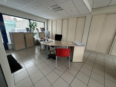 Vente Bureaux commerciaux de 102 m2 sur un axe fréquenté, à Luisant (28600)