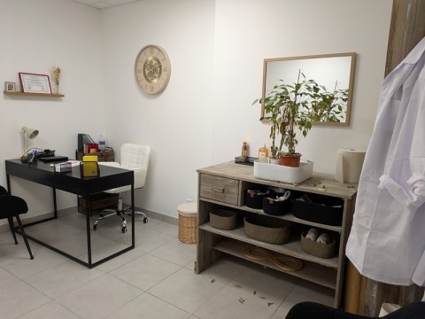 Vente Cinq locaux de 115 m2 loués dans un centre commercial, à Bourgoin-Jallieu (38300)