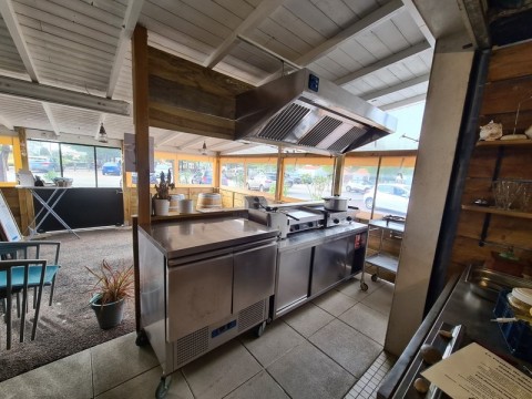 Vente Restaurant - bar à huître et moulerie, fruits de mer et poissons avec terrasse sur un axe passant, à La Tranche-sur-Mer (85360)