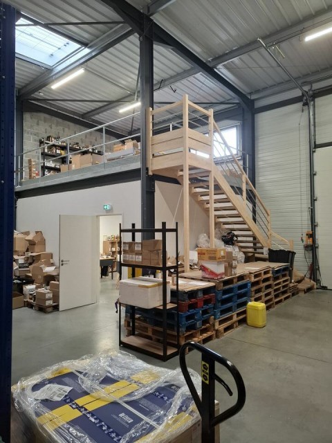 Vente Local d'activité / Entrepôt, 150 m2 dans une zone industrielle, à Saint-Nazaire (44600)