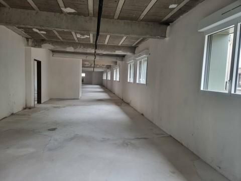 Vente Ensemble de plateaux de 650 m2 à Brétigny-sur-Orge (91220) en France