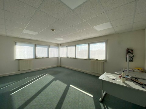 Vente Bureaux / Locaux professionnels, 312 m2 à Sainte-Luce-sur-Loire (44980)