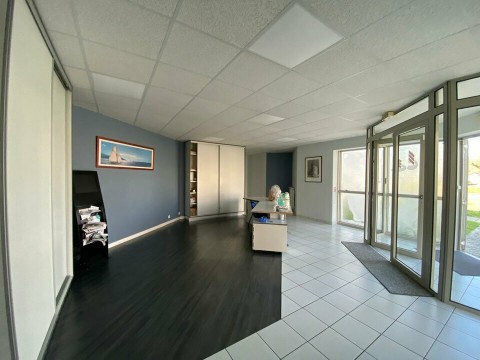 Vente Bureaux / Locaux professionnels, 312 m2 à Sainte-Luce-sur-Loire (44980) en France