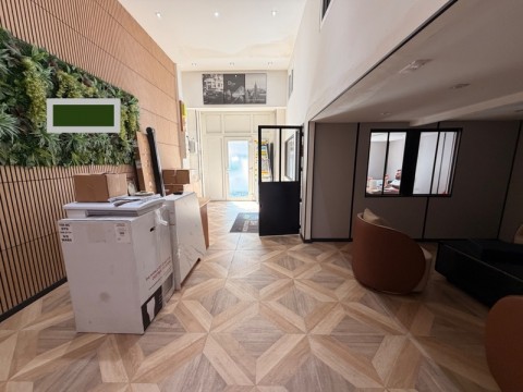 Vente Local commercial Bureaux / Locaux professionnels, 89 m2 dans une zone fréquentée, à Villeurbanne (69100)