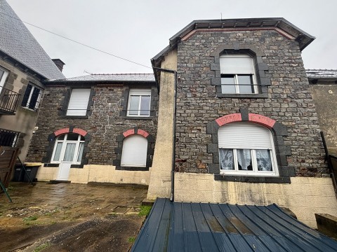Vente Immeuble de 103 m2 dans le centre ville, à Merdrignac (22230) en France