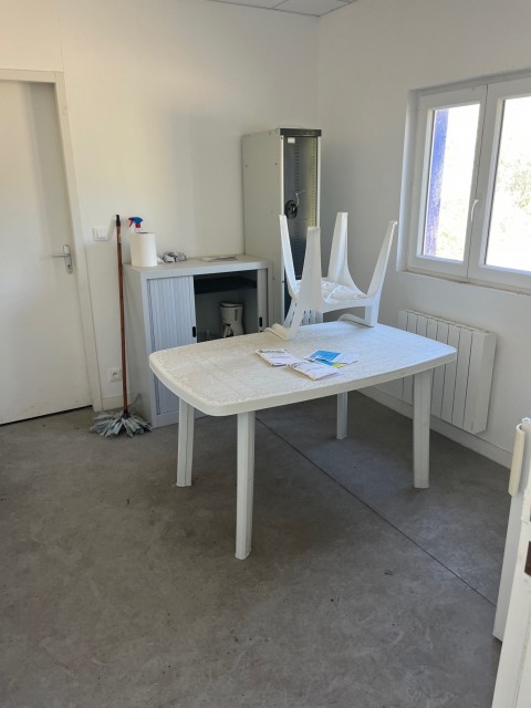 Vente Local d'activité de 50 m2 pour tous projets dans une zone artisanale, à Penvénan (22710) en France