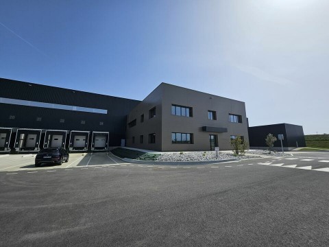 Vente Cellule logistique de 6000 m2 à Sainte-Hermine (85210)