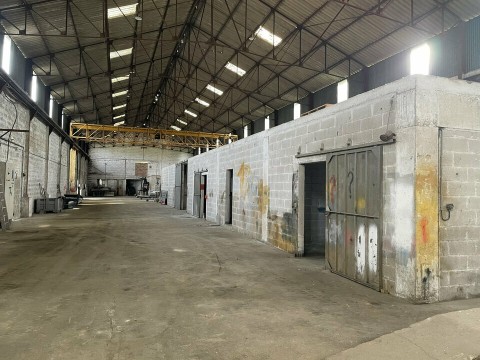 Vente Local d'activité / Entrepôt, 900 m2 à Beaucouzé (49070)
