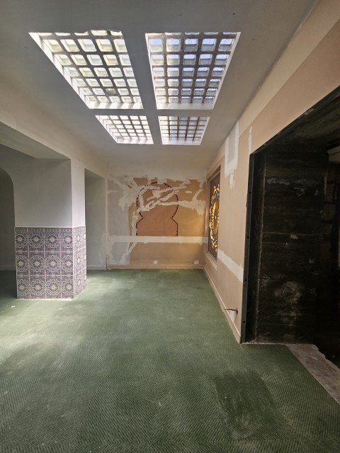 Vente Local de 120 m2 pour un projet commercial ou artisanal à Saintes (17100) en France