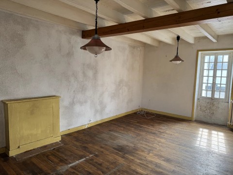 Vente Local commercial Immeuble, 190 m2 en plein centre ville de Saint-Pierre-Quiberon (56510)