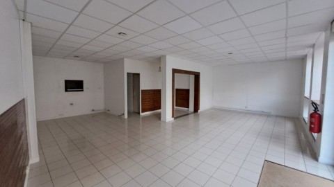Vente Local commercial ou tertiaire de 62 m2 dans le centre ville, à Soissons (02200)