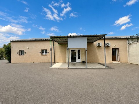 Vente Bureaux / Locaux professionnels, 450 m2 à L'Isle-sur-la-Sorgue (84800)