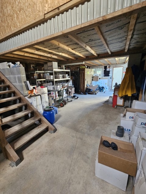 Vente Local d'activité / Entrepôt, 480 m2 proche de Saintes (17100) en France