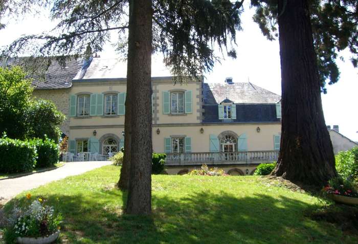 Vente Restaurant licence IV 150 couverts avec terrasse au calme, à Guéret (23000)