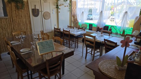 Vente Traiteur, Restaurant, Alimentation 25 couverts sur un axe passant, à Dreux (28100)
