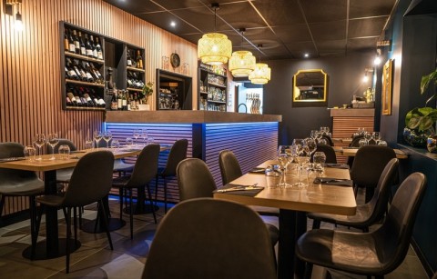Vente Restaurant licence IV 40 couverts avec terrasse en plein centre d'un village dynamique et bien fréquenté, à La Terrasse (38660)