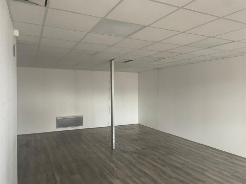 Vente Local d'activités de 650 m2 à Laval (53000)