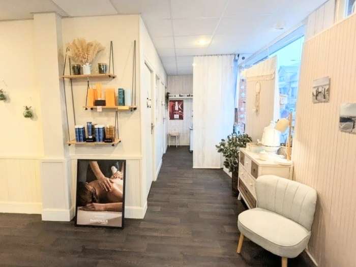 Vente Esthétique / salon de beauté, 80 m2 en plein centre ville de Gien (45500)