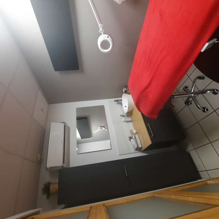 Vente Esthétique / salon de beauté, 58 m2 dans le centre ville, à Puiseaux (45390)
