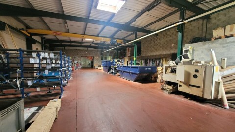 Vente Bâtiment industriel ou artisanal  de 1 500 m2 à Annonay (07100)