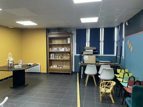 Vente Ensemble commercial de 780 m2 à Vallet (44330) en France