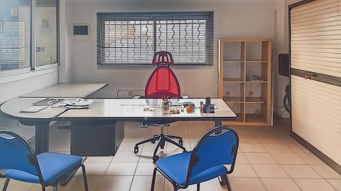 Vente Local commercial de 550 m2 pour différentes activités en emplacement N°1, à Beaucaire (30300)