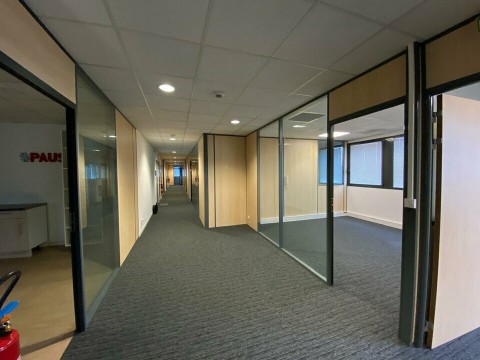 Vente Bureaux / Locaux professionnels, 433 m2 à Rezé (44400)