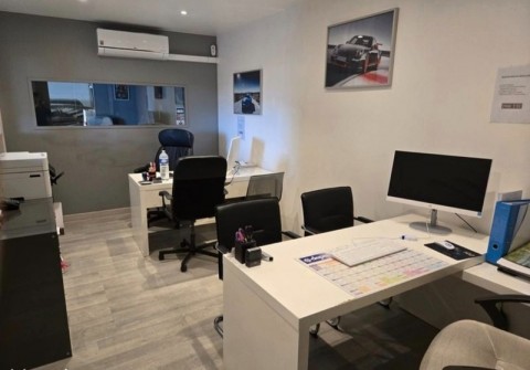 Vente Bureaux / Locaux professionnels, 3880 pi2 dans l' Indre et Loire (37) en France
