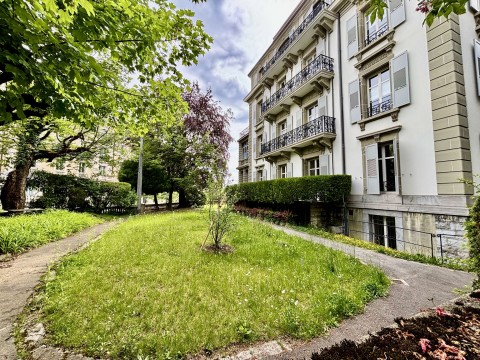 Vente Bureau administratif de 195 m2 dans le canton de Vaud en Suisse