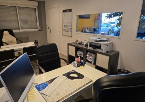 Vente Bureaux / Locaux professionnels, 3880 pi2 dans l' Indre et Loire (37) en France