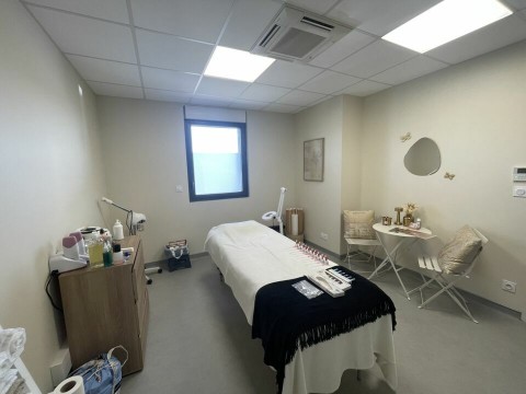 Vente Bureaux / Locaux professionnels, 14 m2 à Lescar (64230) en France