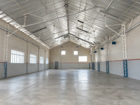 Vente Local d'activité / Entrepôt, 148 m2 à Bollène (84500) en France