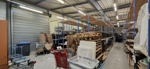 Vente Local commercial de 1073 m2 dans une zone commerciale, à Trignac (44570) en France