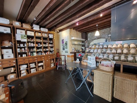 Vente Produits phytothérapeutiques et tous produits à base de plantes dans une zone piétonne, à Chambéry (73000)