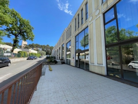 Vente Bureaux / Locaux professionnels, 76 m2 dans les Alpes Maritimes (06)
